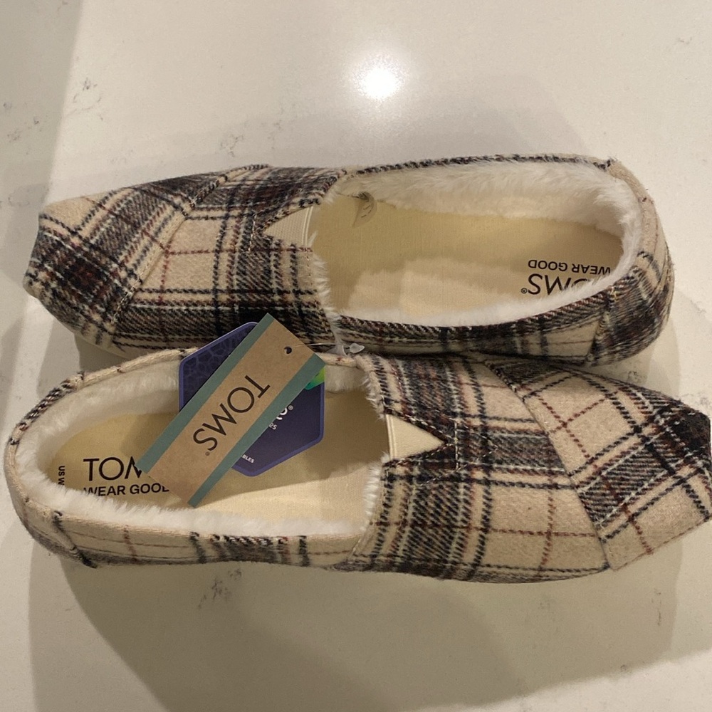Tom’s Alpargata Biscotti Plaid/ Faux Fur NWB sz 9
